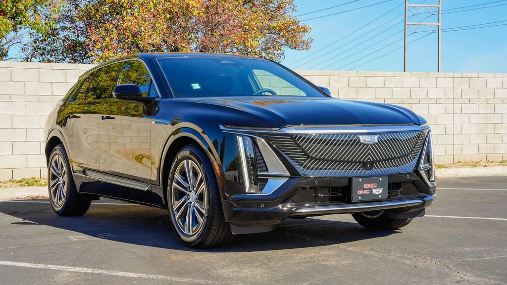 New 2026 Cadillac Lyriq Luxury image 5