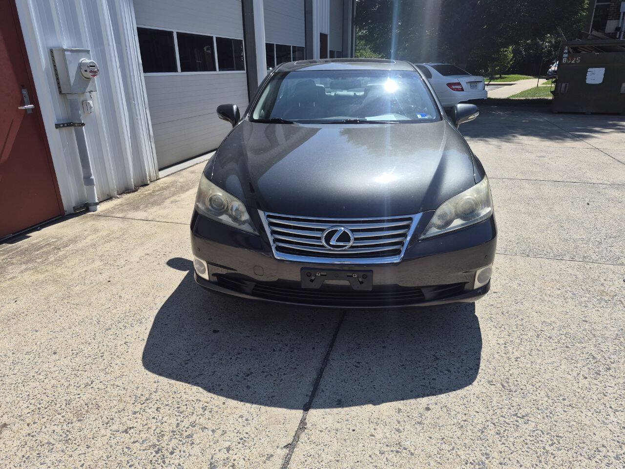Used 2010 Lexus ES 350 w/ Preferred Accessory Package FWD image 2