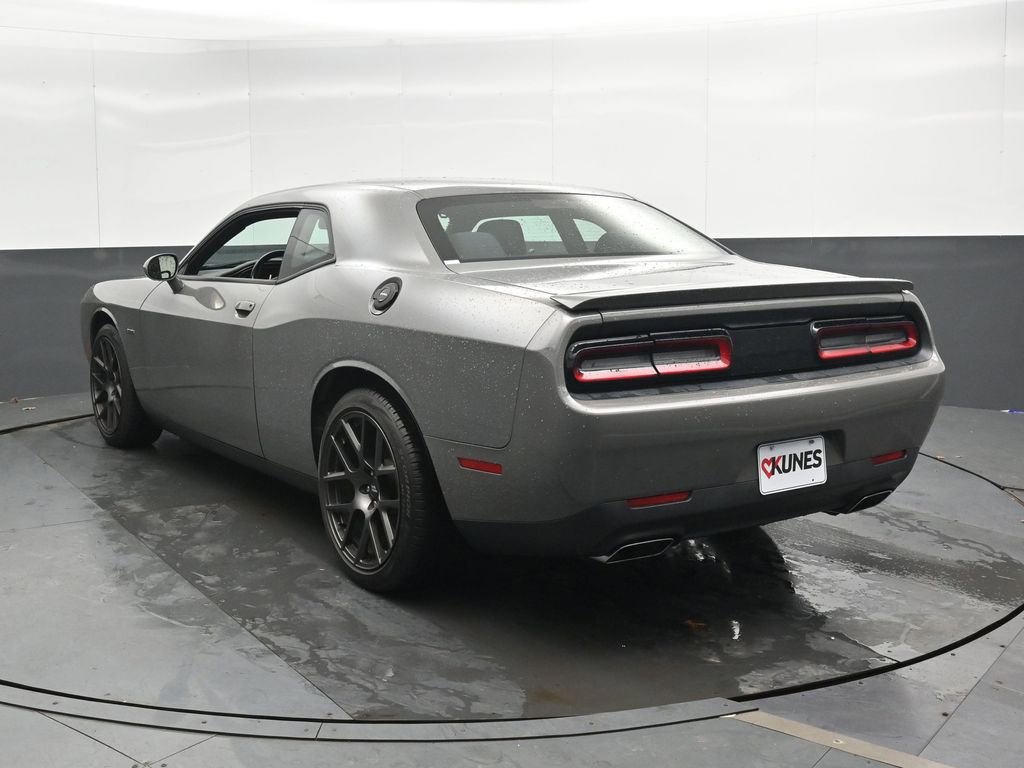 Used 2017 Dodge Challenger R/T RWD image 11