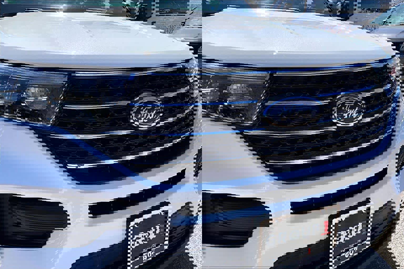 Used 2023 Ford Explorer XLT image 29