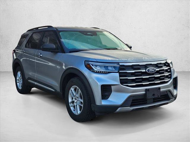 Certified 2025 Ford Explorer Active image 3