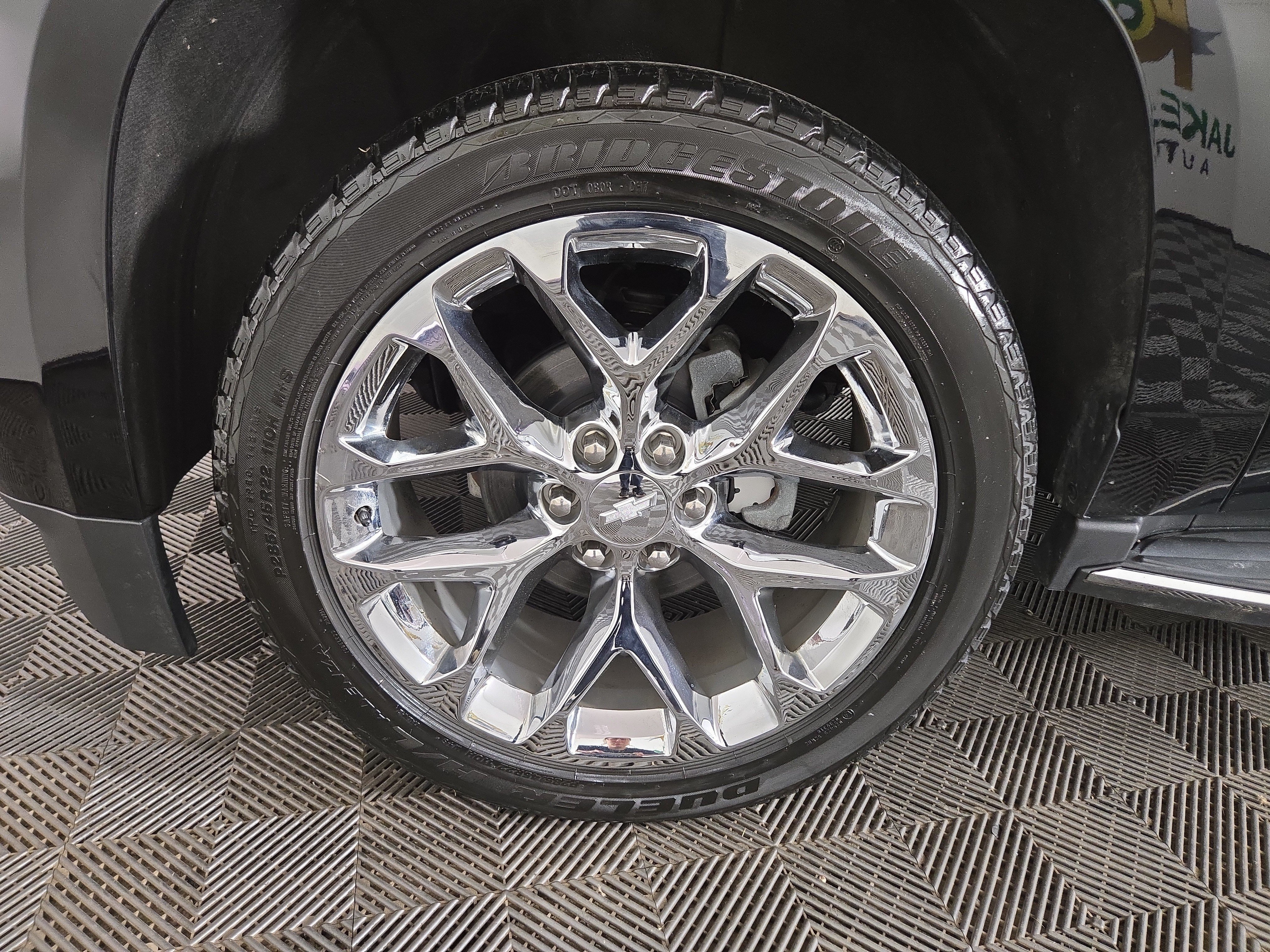 Used 2018 Chevrolet Tahoe Premier AWD/4WD image 35