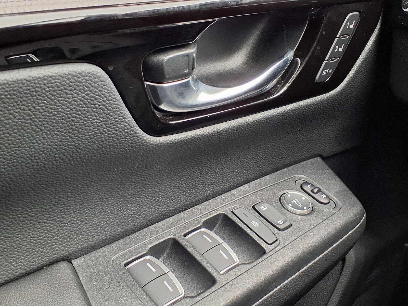 Used 2025 Honda CR-V Sport Touring image 10