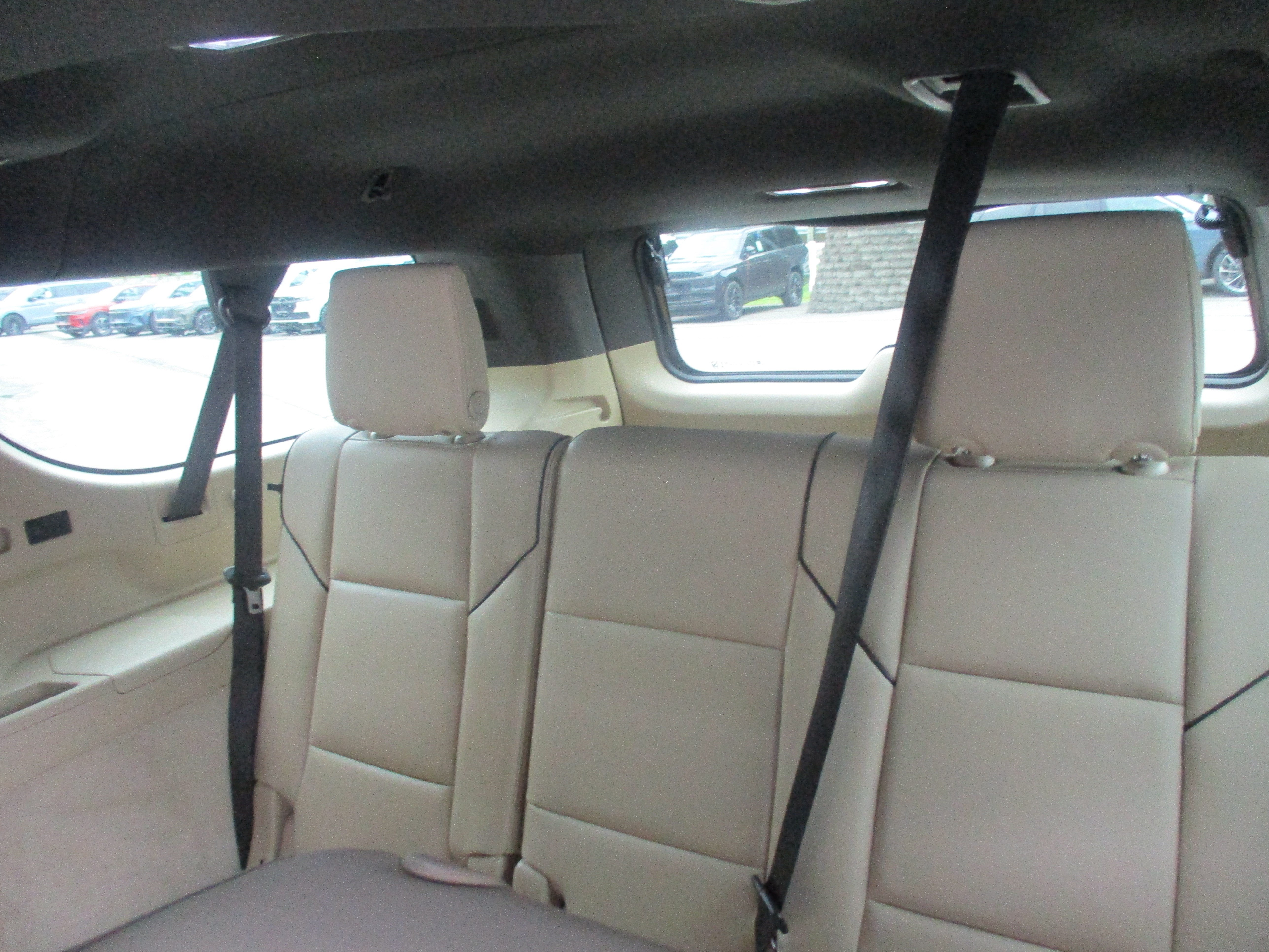 Used 2023 Cadillac Escalade ESV Premium Luxury w/ LPO, Illumination Package AWD/4WD image 12