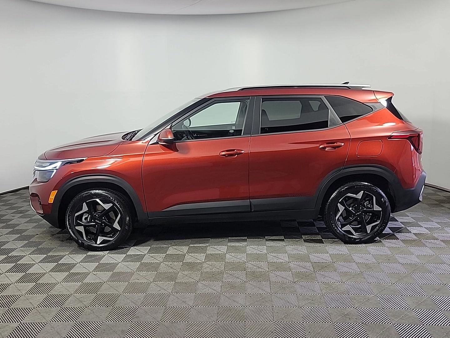 Used 2025 Kia Seltos S image 11