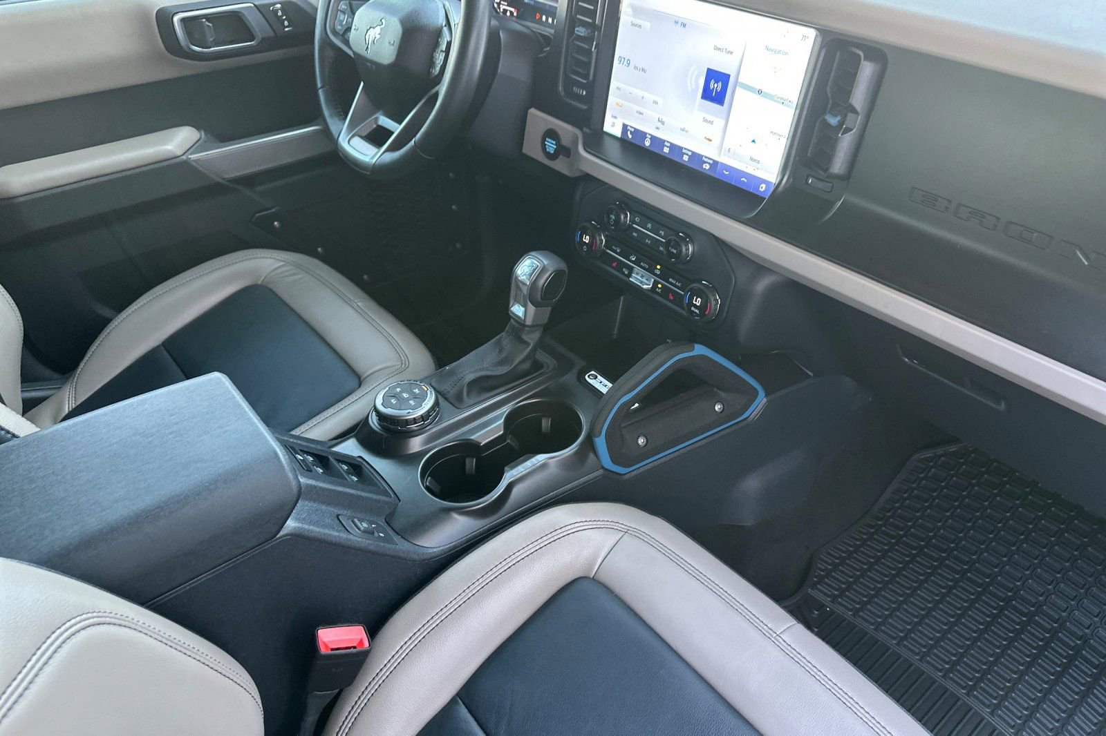 Used 2023 Ford Bronco Wildtrak image 16