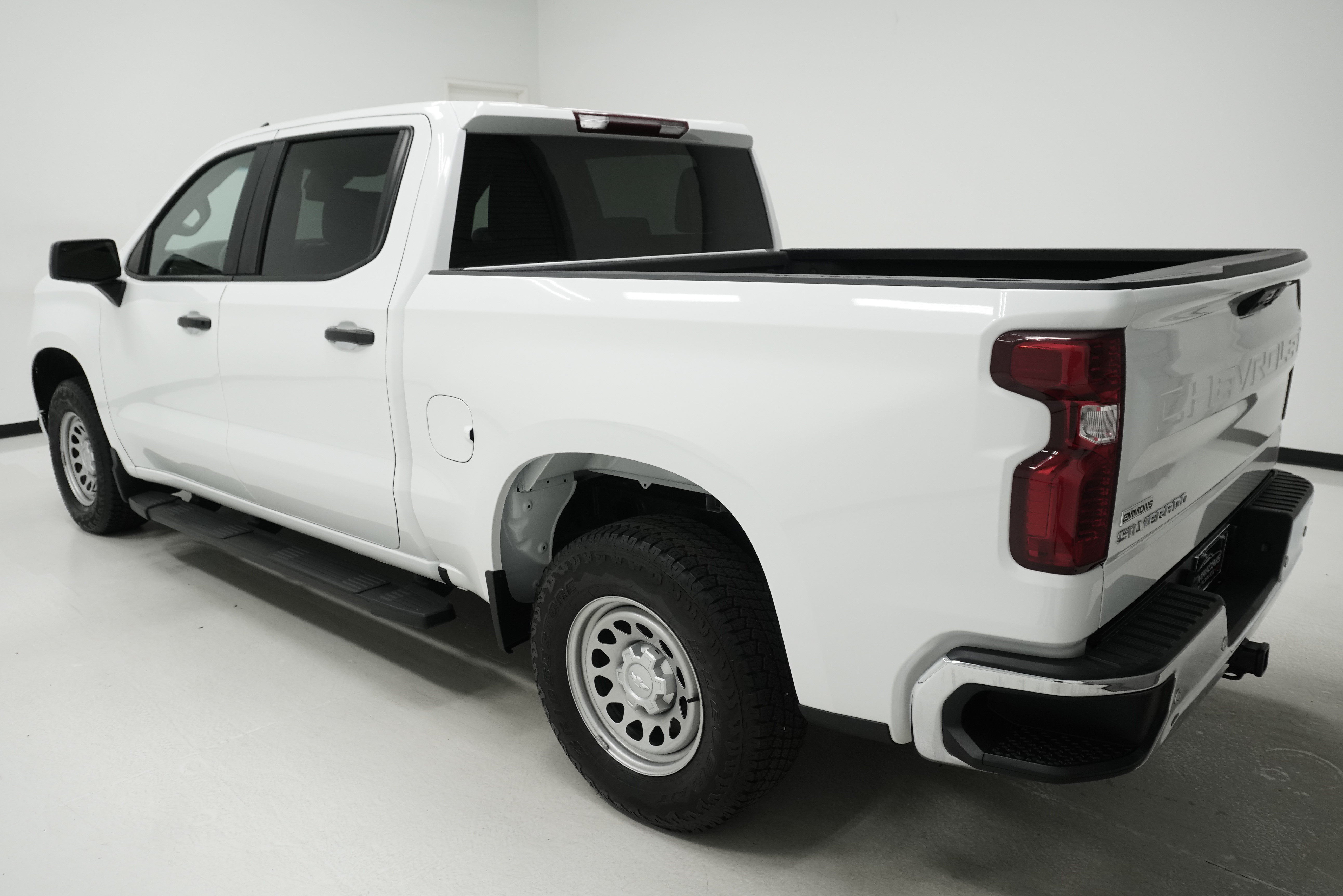 Used 2023 Chevrolet Silverado 1500 W/T w/ WT Safety Package AWD/4WD image 5