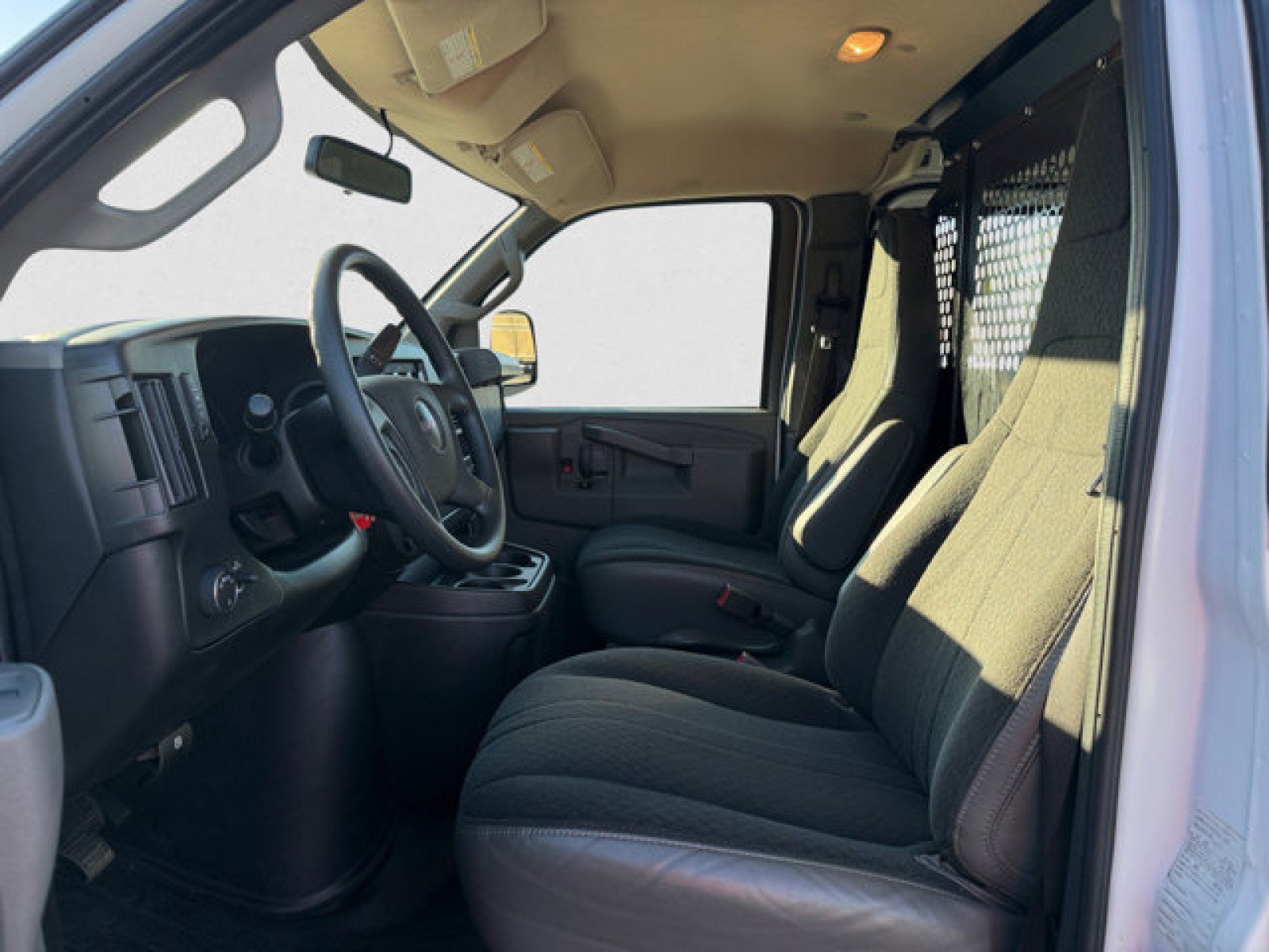 Used 2024 GMC Savana 2500 w/ Driver Convenience Package image 10