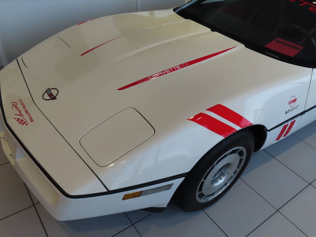 Used 1987 Chevrolet Corvette Convertible RWD image 3