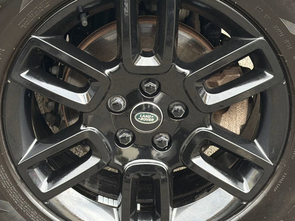Used 2023 Land Rover Defender 110 S image 12