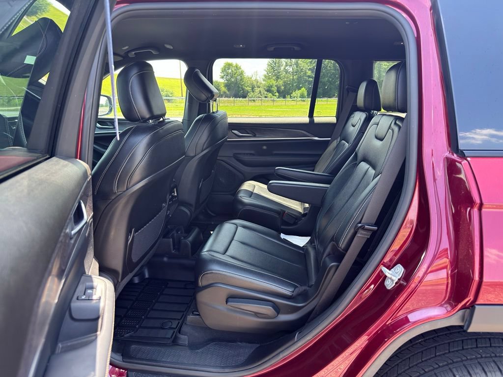 Used 2024 Jeep Grand Cherokee L Limited AWD/4WD image 33