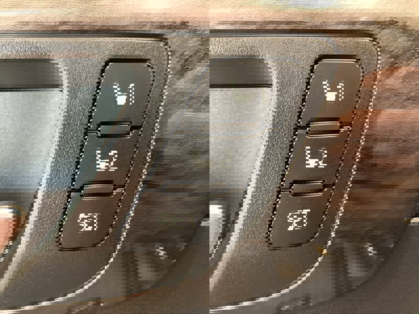 Used 2023 Toyota Highlander L image 16