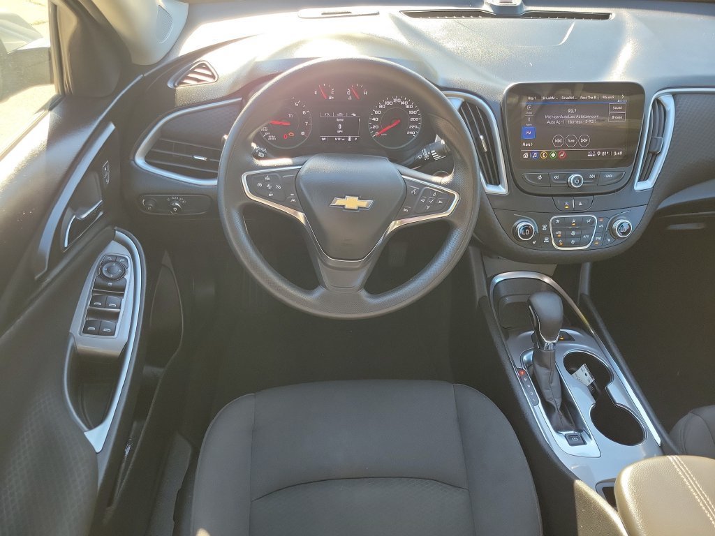 Used 2024 Chevrolet Malibu LT FWD image 11