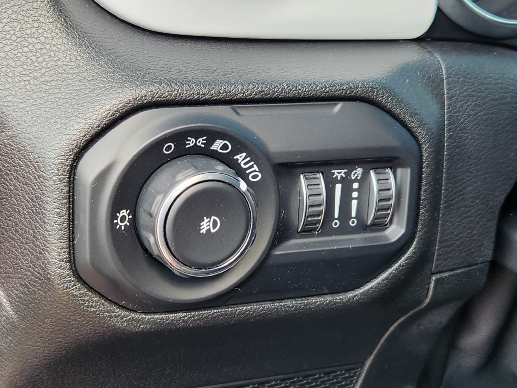 Used 2021 Jeep Wrangler Sport AWD/4WD image 13