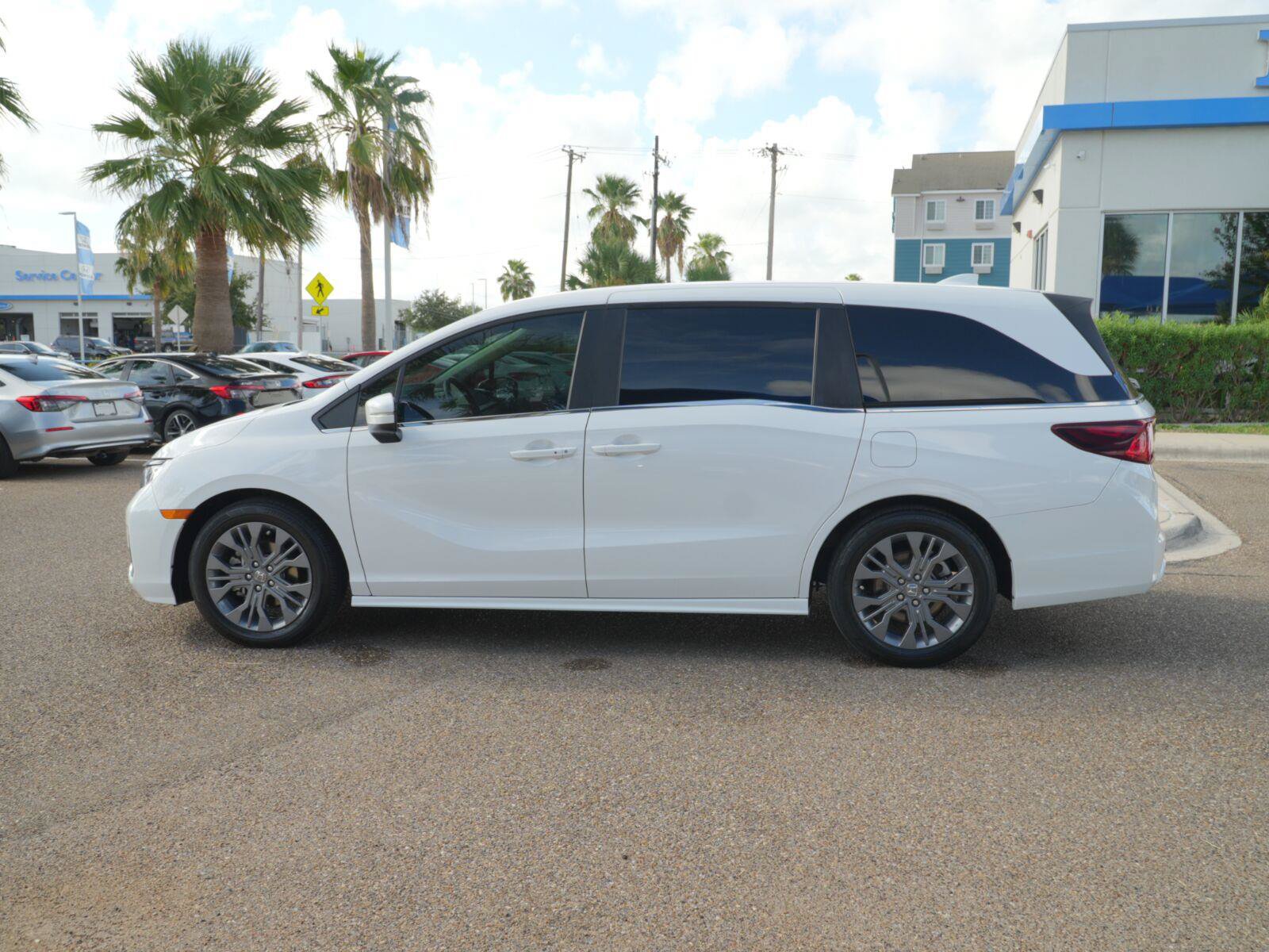Certified 2025 Honda Odyssey Touring image 14