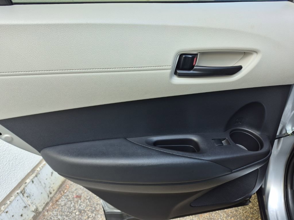 Used 2024 Toyota Corolla Cross LE image 13