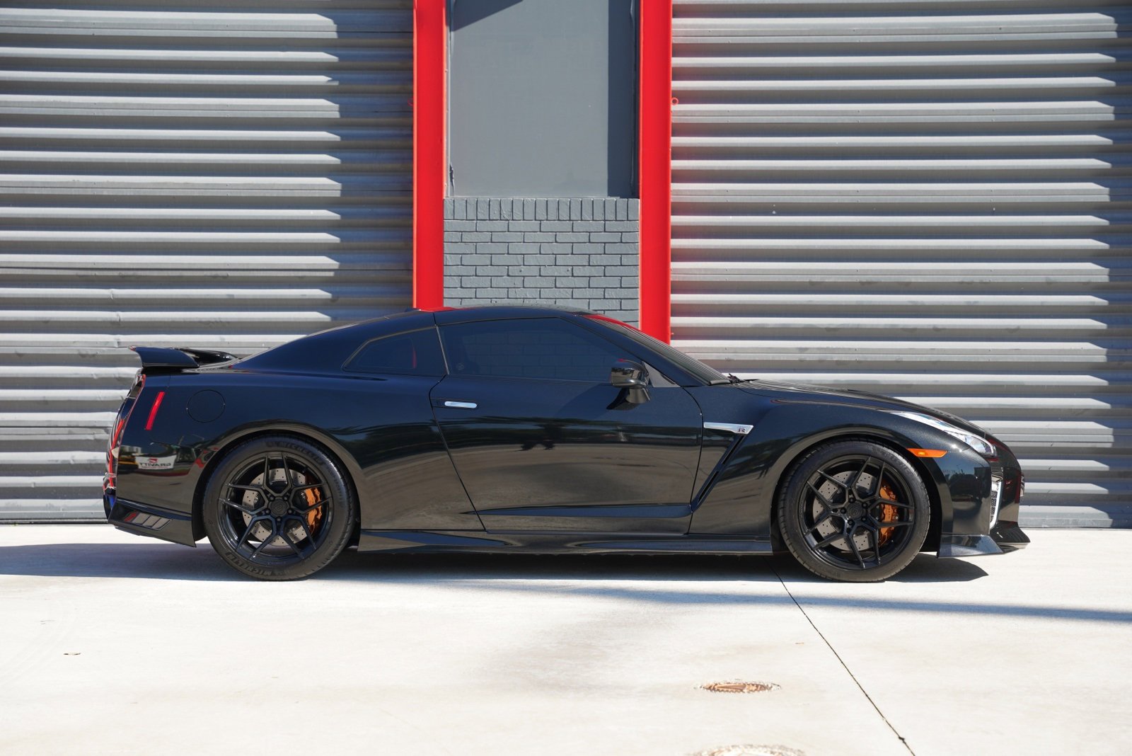 Used 2023 Nissan GT-R Premium w/ Premium Interior Package image 8