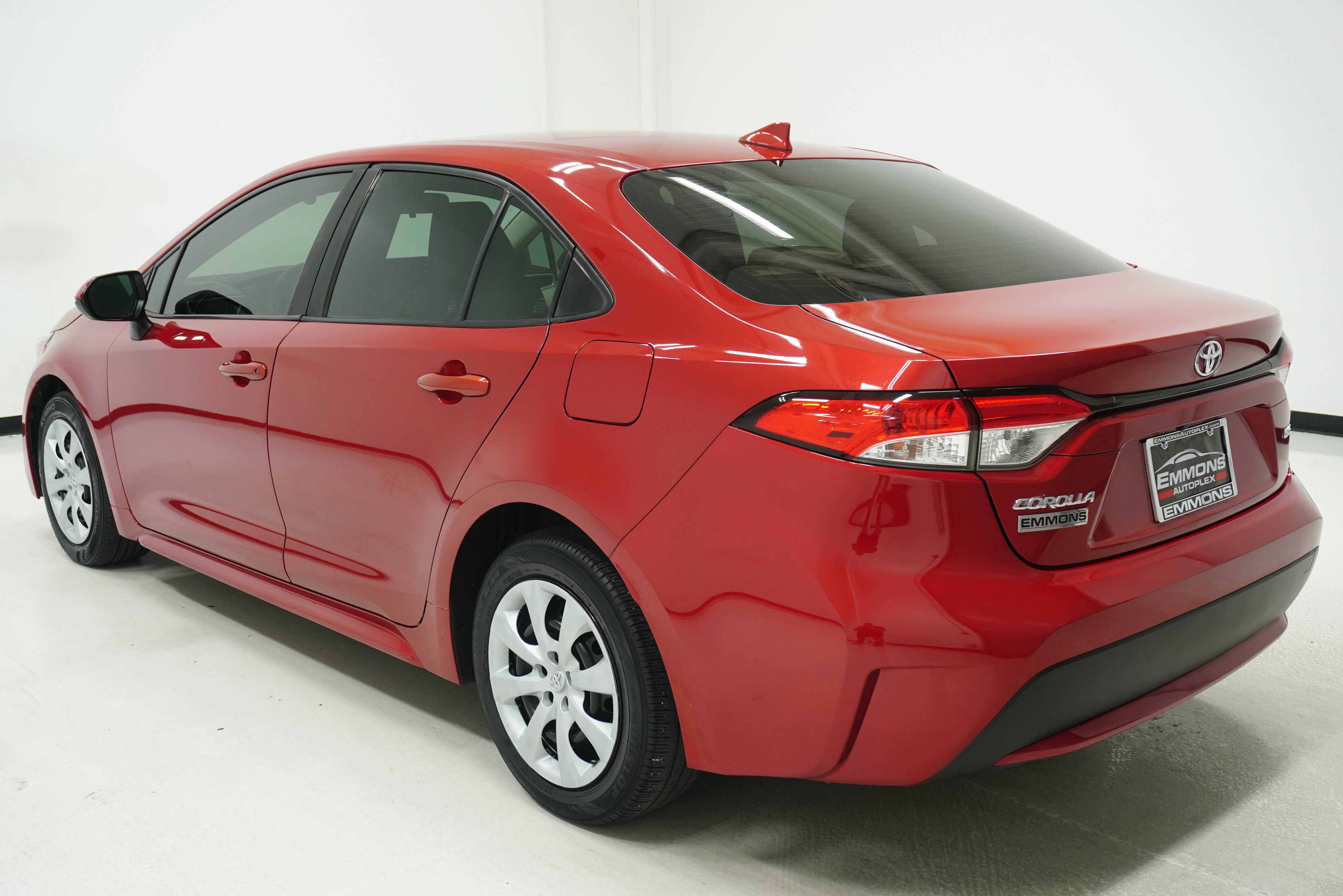 Used 2020 Toyota Corolla LE FWD image 6