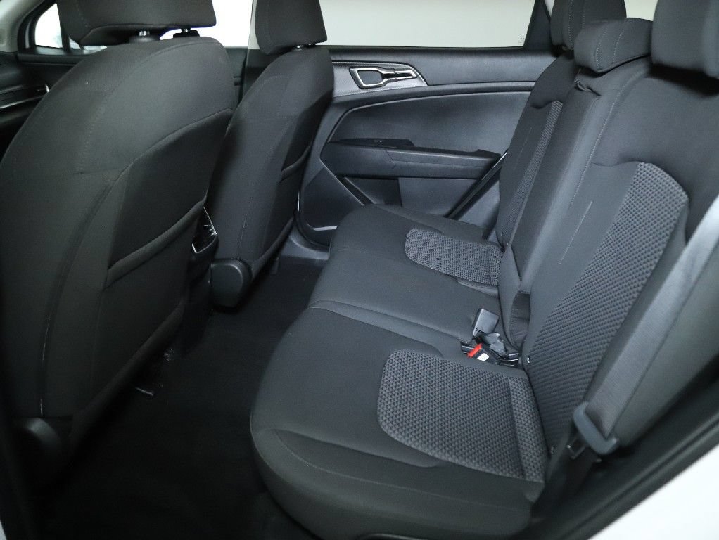 Used 2025 Kia Sportage LX FWD image 14
