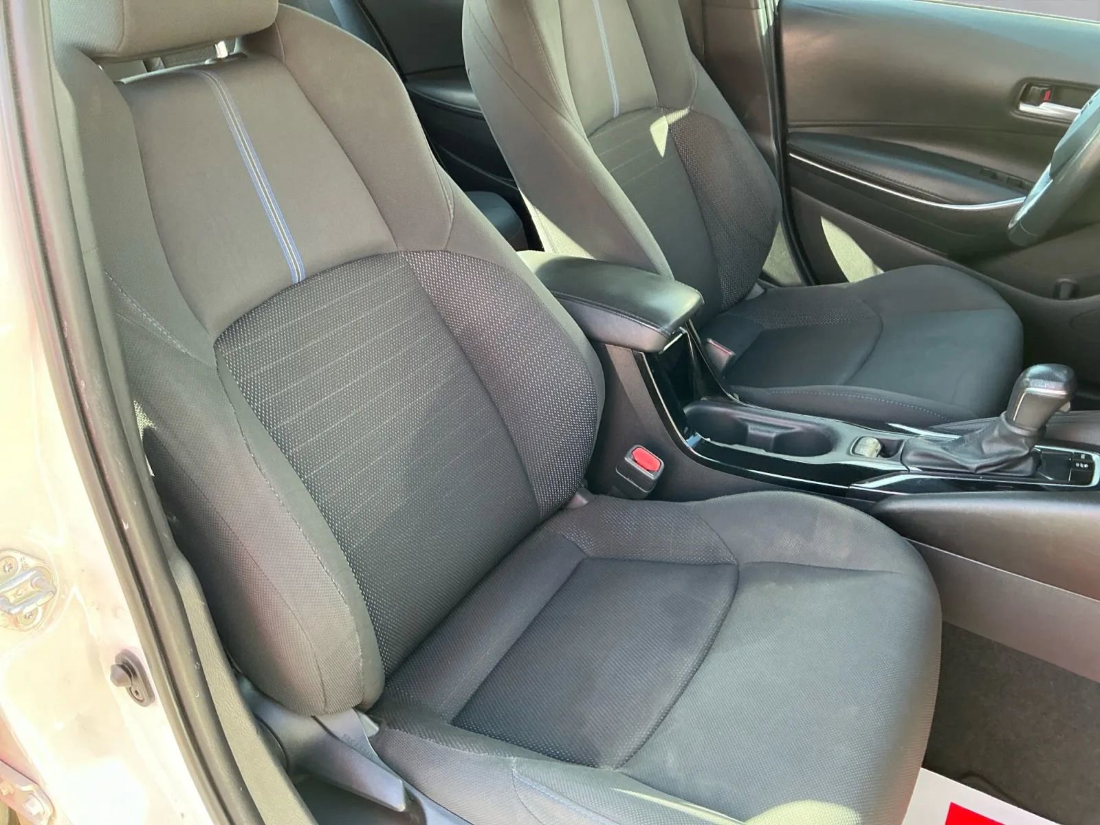 Used 2020 Toyota Corolla SE image 23