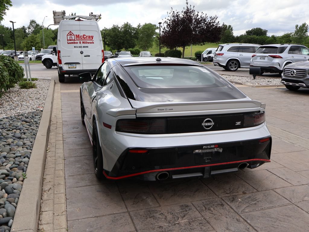 Used 2025 Nissan Z NISMO w/ Floor Mat Package RWD image 9