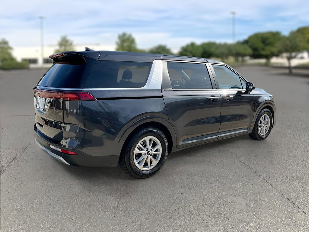 Used 2024 Kia Carnival LX image 6