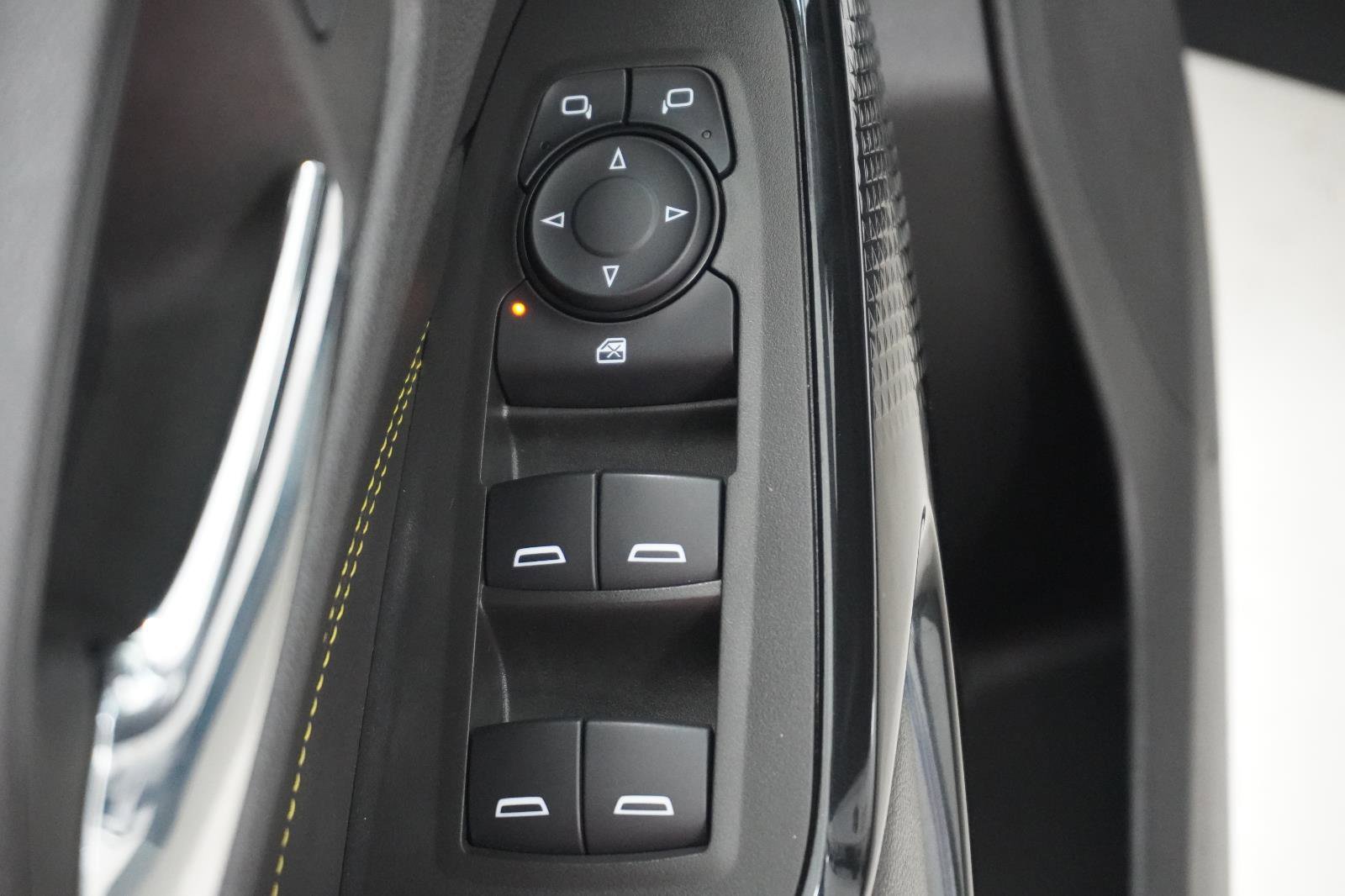 Used 2025 Chevrolet Trax LT w/ Driver Confidence Package image 13