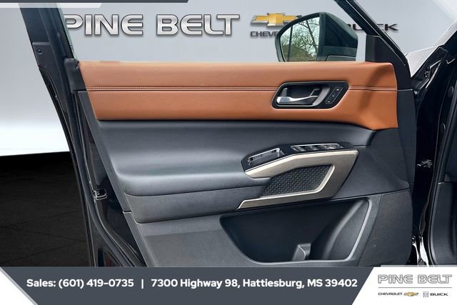 Used 2023 Nissan Pathfinder Platinum w/ Cargo Package image 17