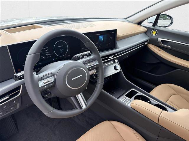 New 2025 Hyundai Sonata Limited image 3