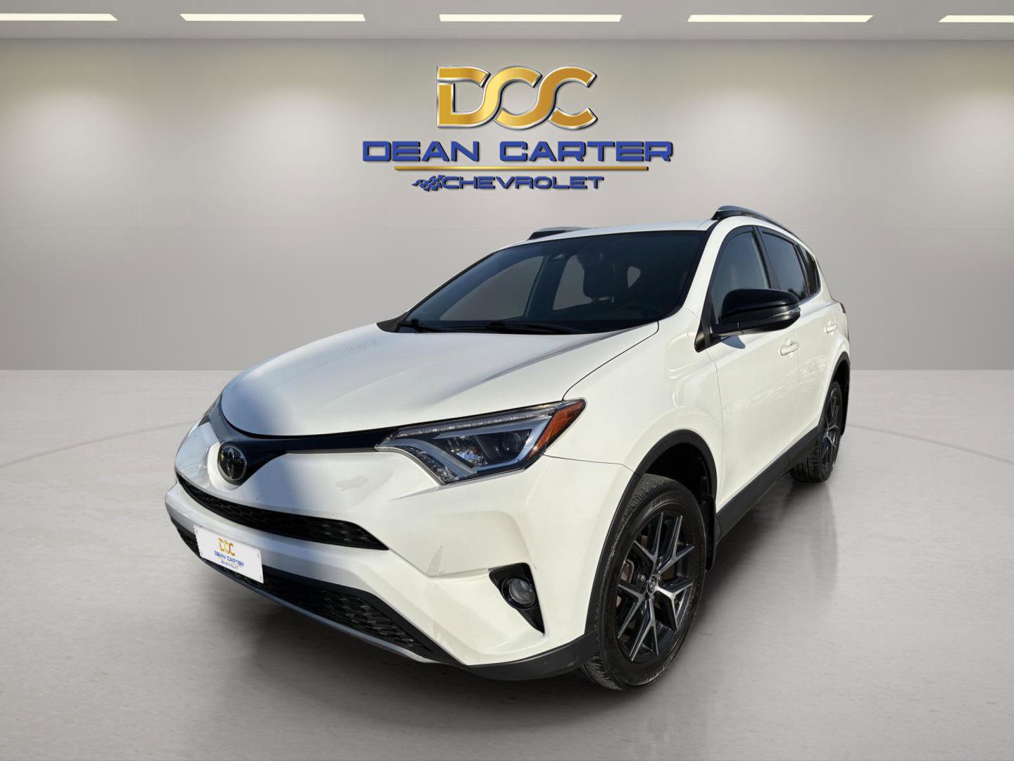 Used 2018 Toyota RAV4 SE w/ Power Extra Value Package AWD/4WD image 2