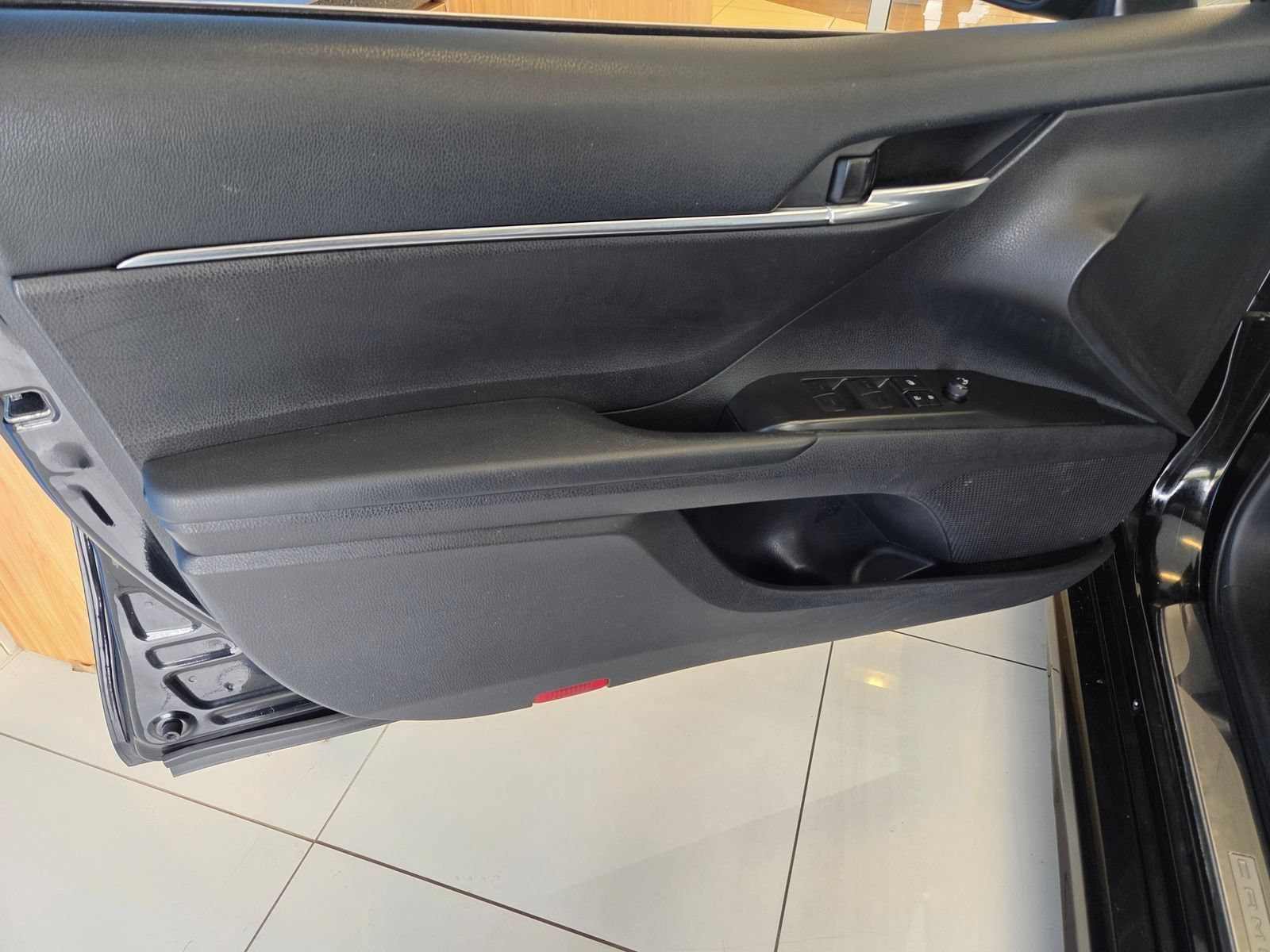 Used 2024 Toyota Camry SE FWD image 11