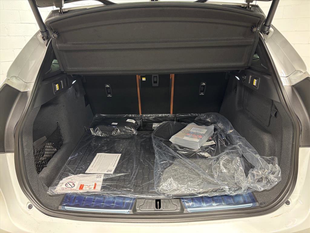 New 2026 Jaguar F-PACE R-Dynamic S image 41