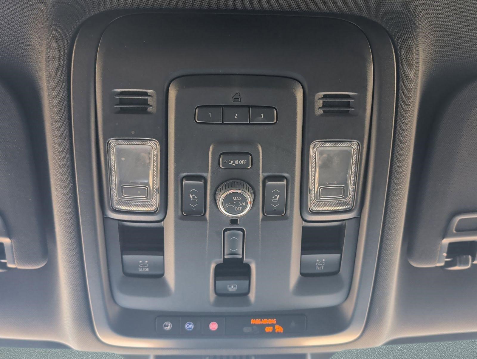 Used 2023 Chevrolet Suburban Z71 w/ Luxury Package image 19