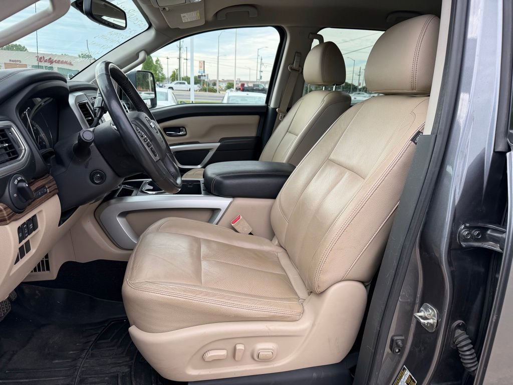 Used 2017 Nissan Titan SL w/ SL Towing Convenience Package AWD/4WD image 9