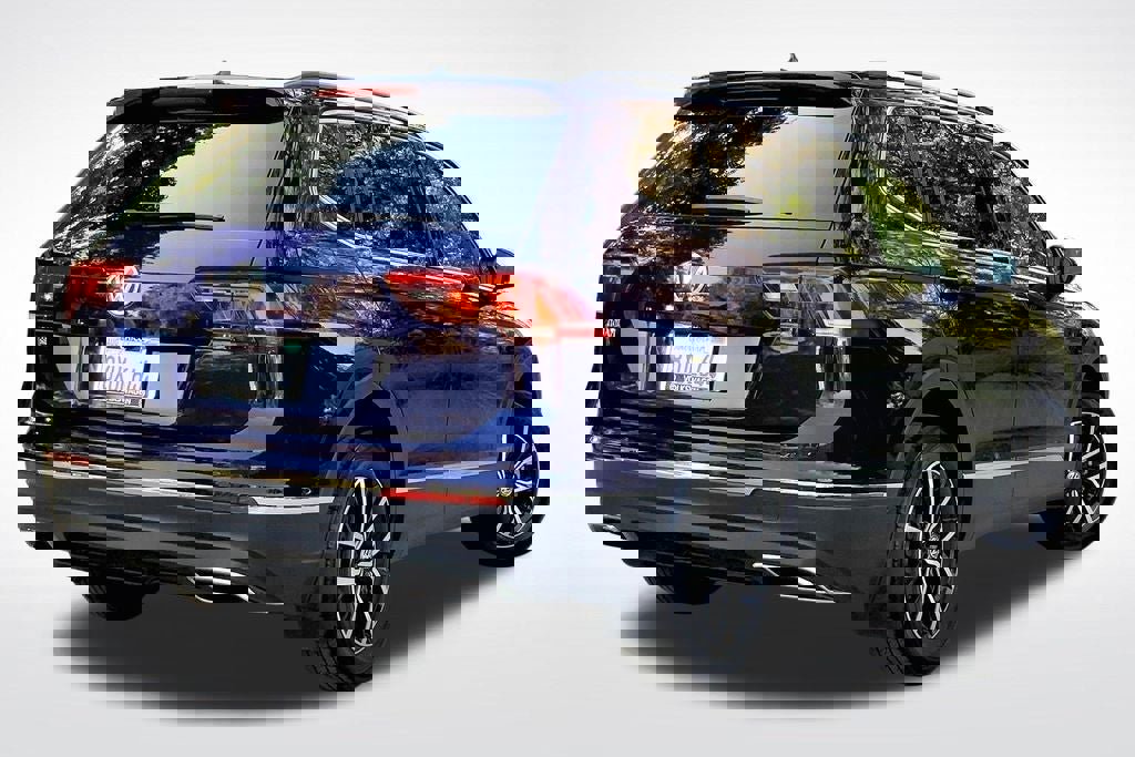 Certified 2021 Volkswagen Tiguan SE image 10