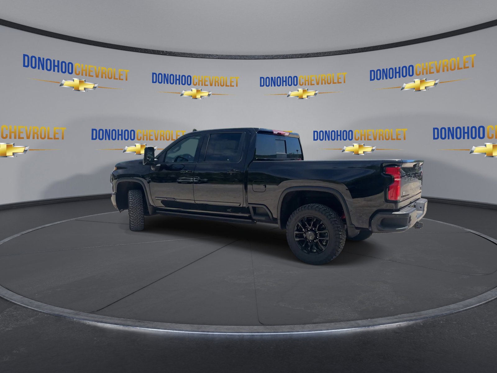 New 2026 Chevrolet Silverado 2500 High Country w/ Midnight Edition AWD/4WD image 9