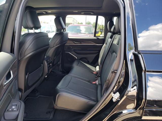 New 2025 Jeep Grand Cherokee Overland image 7