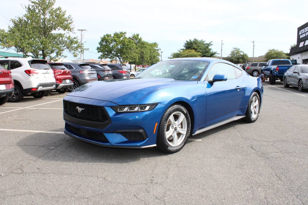 Used 2024 Ford Mustang Coupe RWD image 3