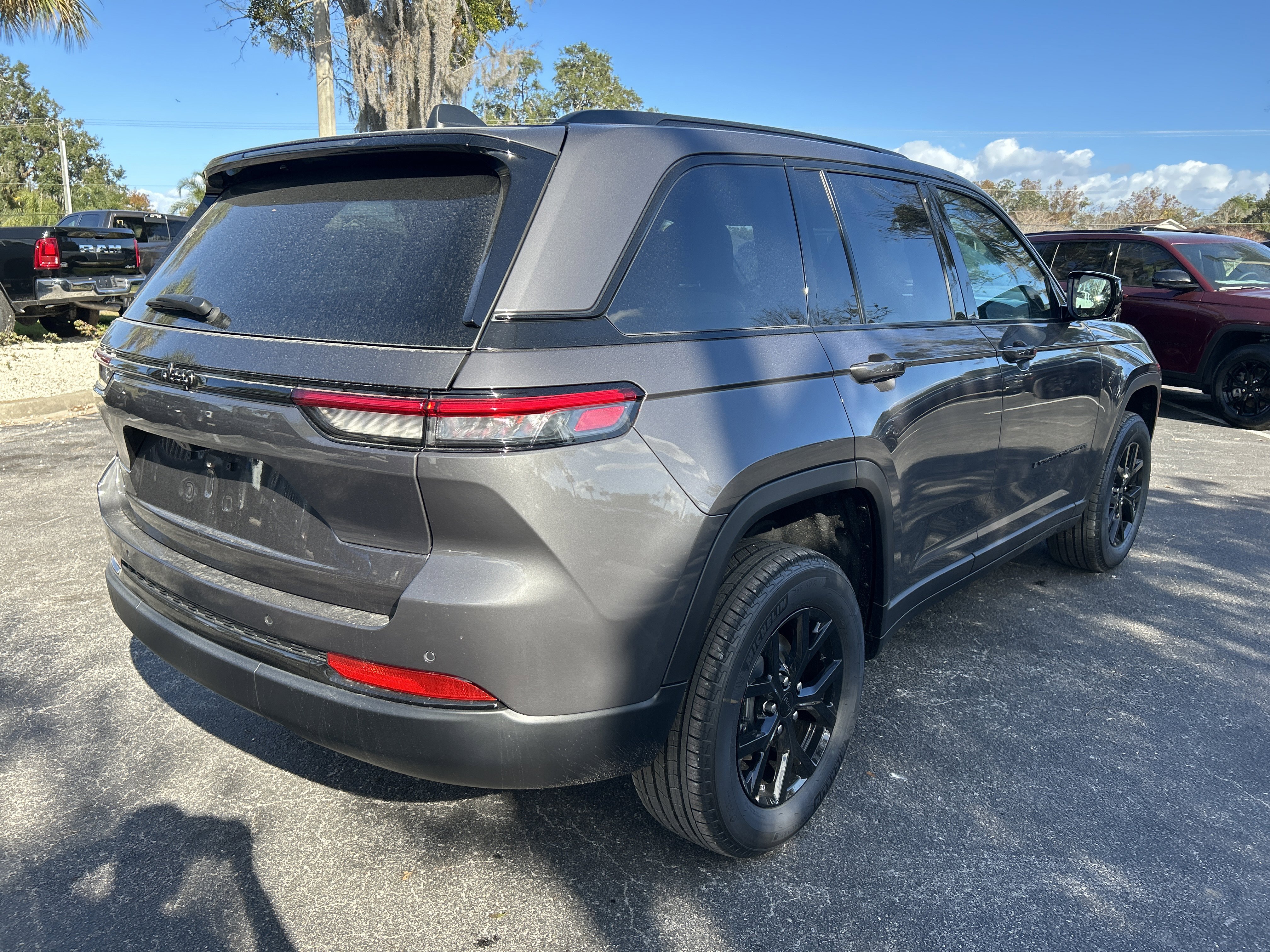 New 2025 Jeep Grand Cherokee Altitude image 8