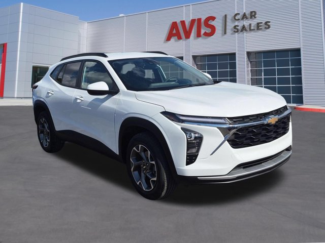 Used 2026 Chevrolet Trax LT FWD image 3