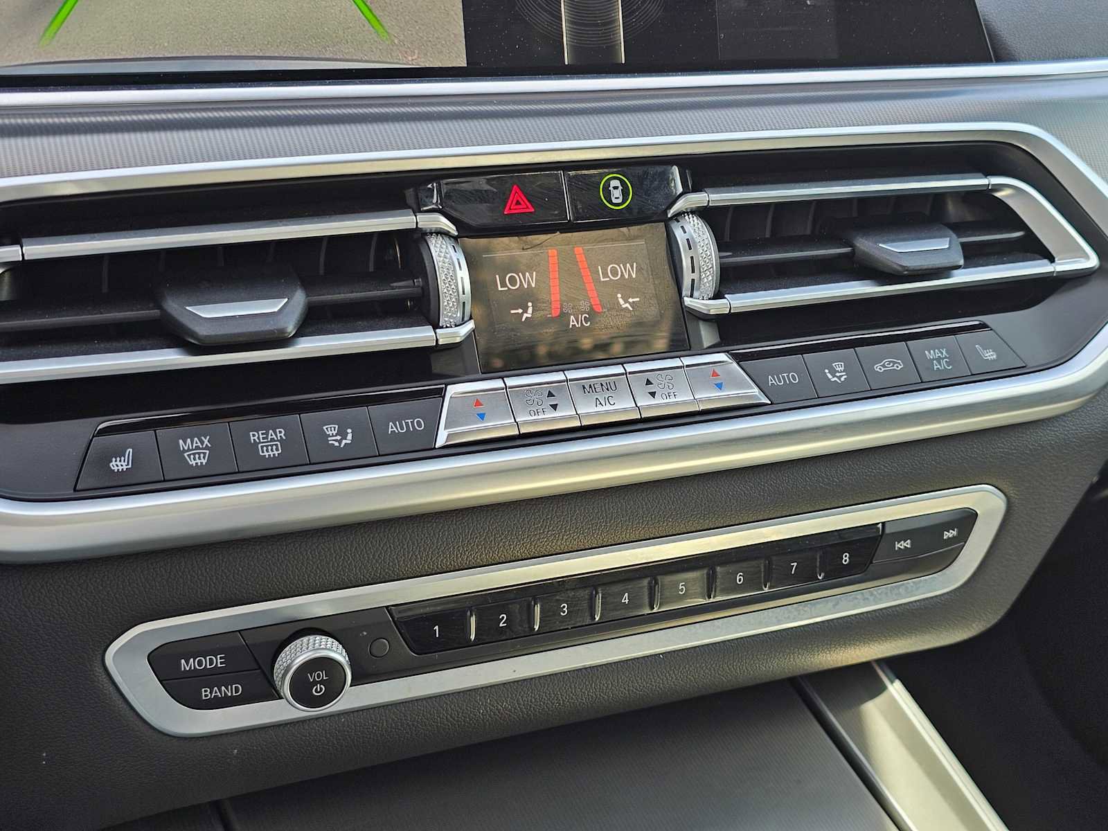 Used 2021 BMW X5 xDrive40i w/ M Sport Package image 29