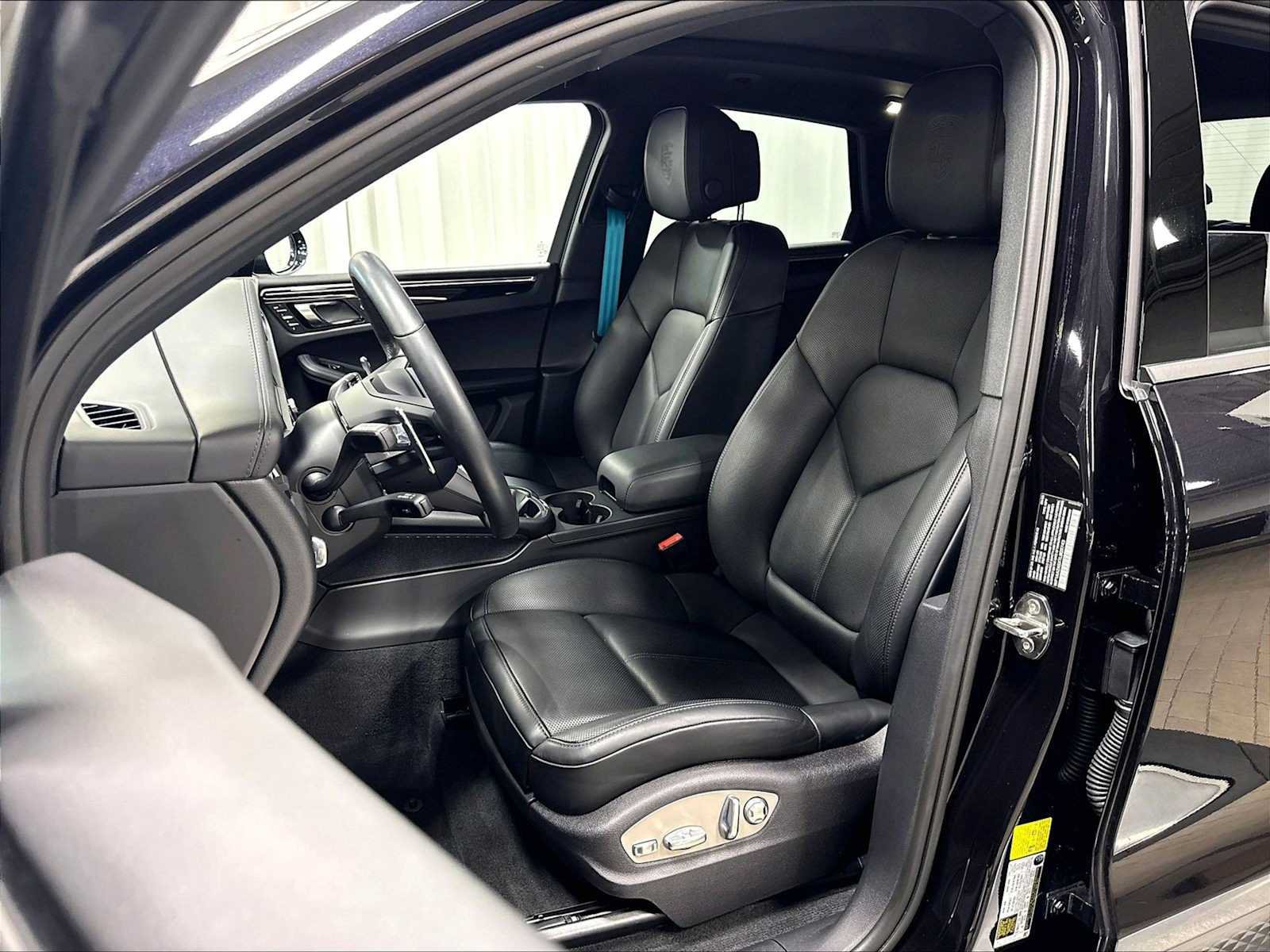 Used 2026 Porsche Macan AWD/4WD image 7
