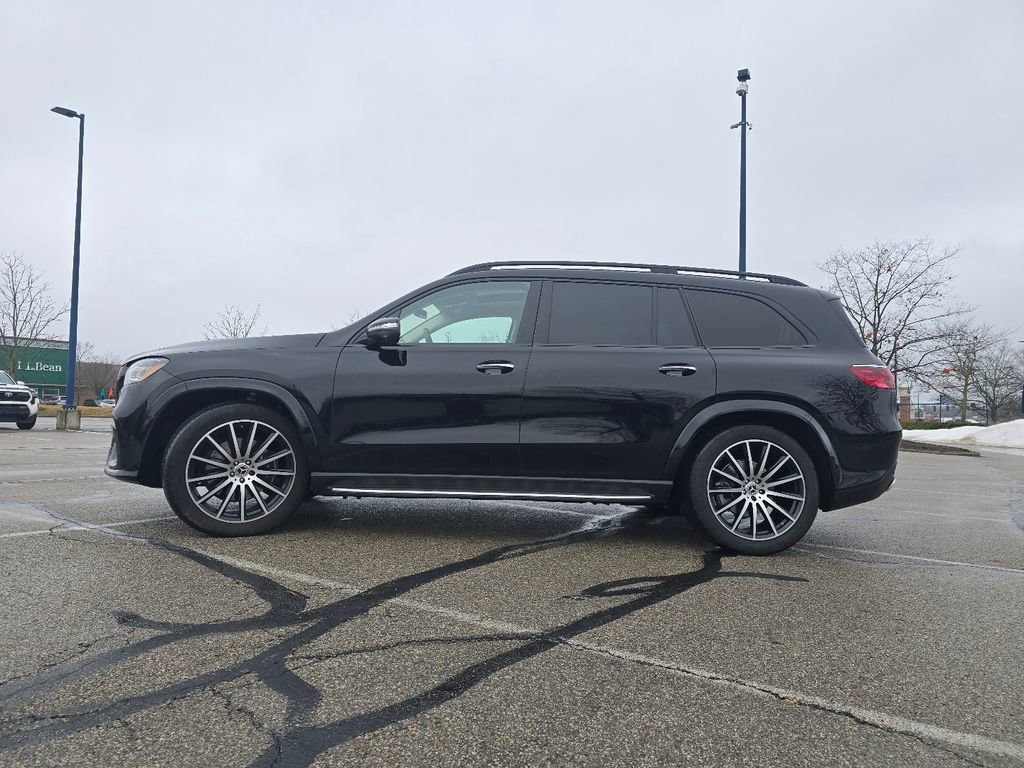 Used 2024 Mercedes-Benz GLS 580 4MATIC image 13