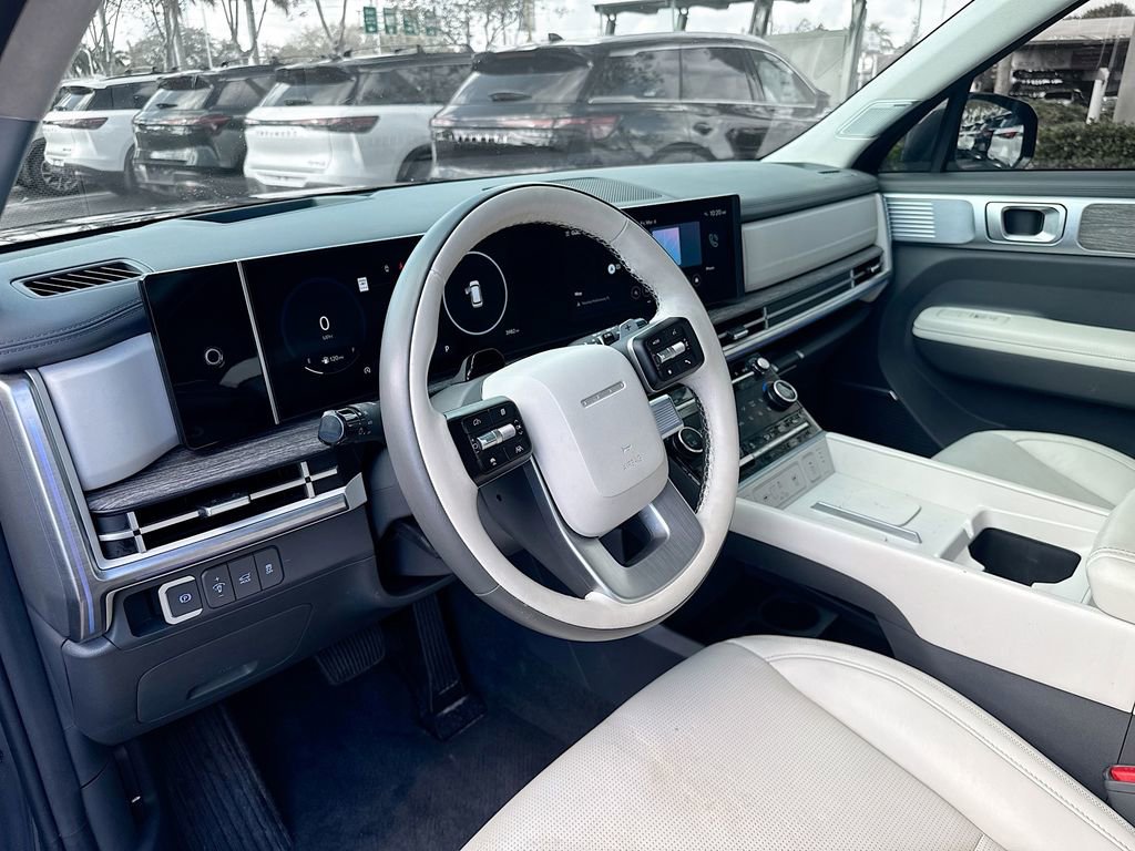 Used 2025 Hyundai Santa Fe Calligraphy image 10