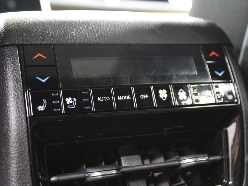 Used 2023 Jeep Grand Cherokee L Summit AWD/4WD image 18