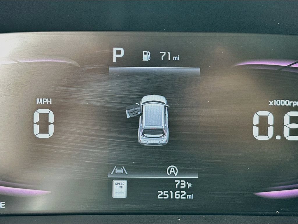 Used 2023 Kia Soul LX w/ LX Technology Package FWD image 12