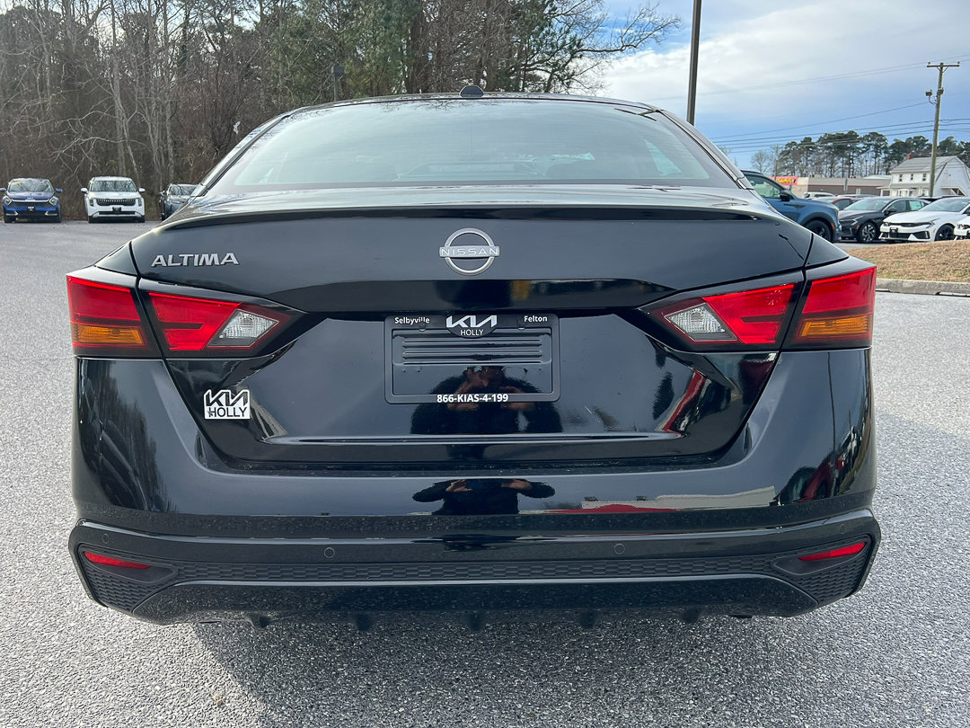 Used 2025 Nissan Altima 2.5 SV image 4