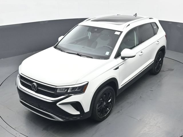 Used 2022 Volkswagen Taos SE w/ Panoramic Sunroof Package AWD/4WD image 33