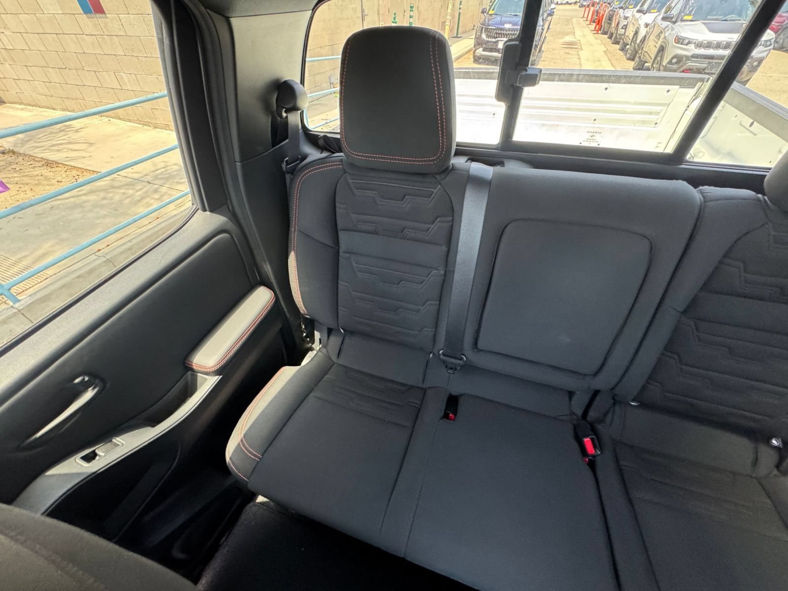 Used 2026 Nissan Frontier PRO-4X AWD/4WD image 39