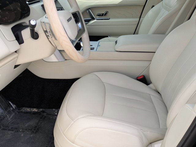 Used 2024 Land Rover Range Rover Long Wheelbase SE image 17